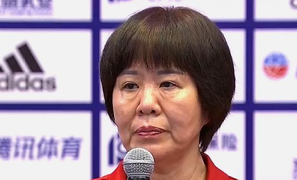 郎平天大的玩笑！中国女排暗战总决赛 朱婷不见踪影