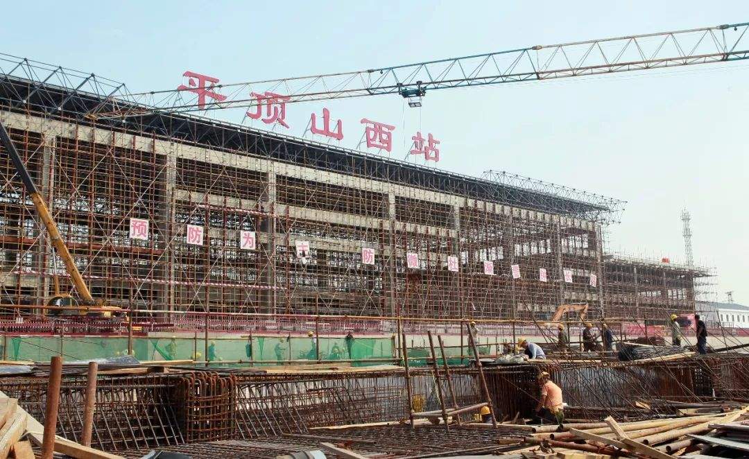 ​鹰城的高铁站建得咋样了？晚报记者现场探访...（组图）