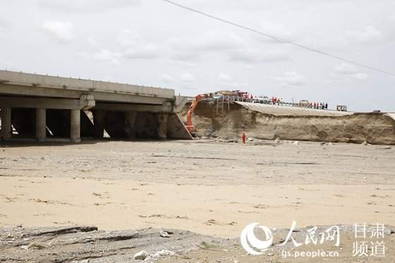 莫高窟暂停开放 公路部门正全力抢修灾毁路段