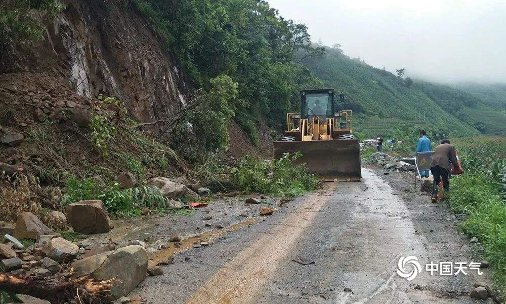 桂北多地被淹，广西19条公路因强降雨交通中断...暴雨还将持续！