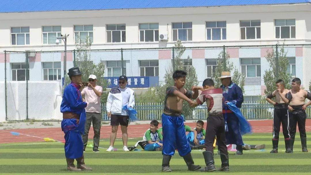 全盟第六届中小学生蒙古族传统体育项目比赛在苏尼特左旗进行中