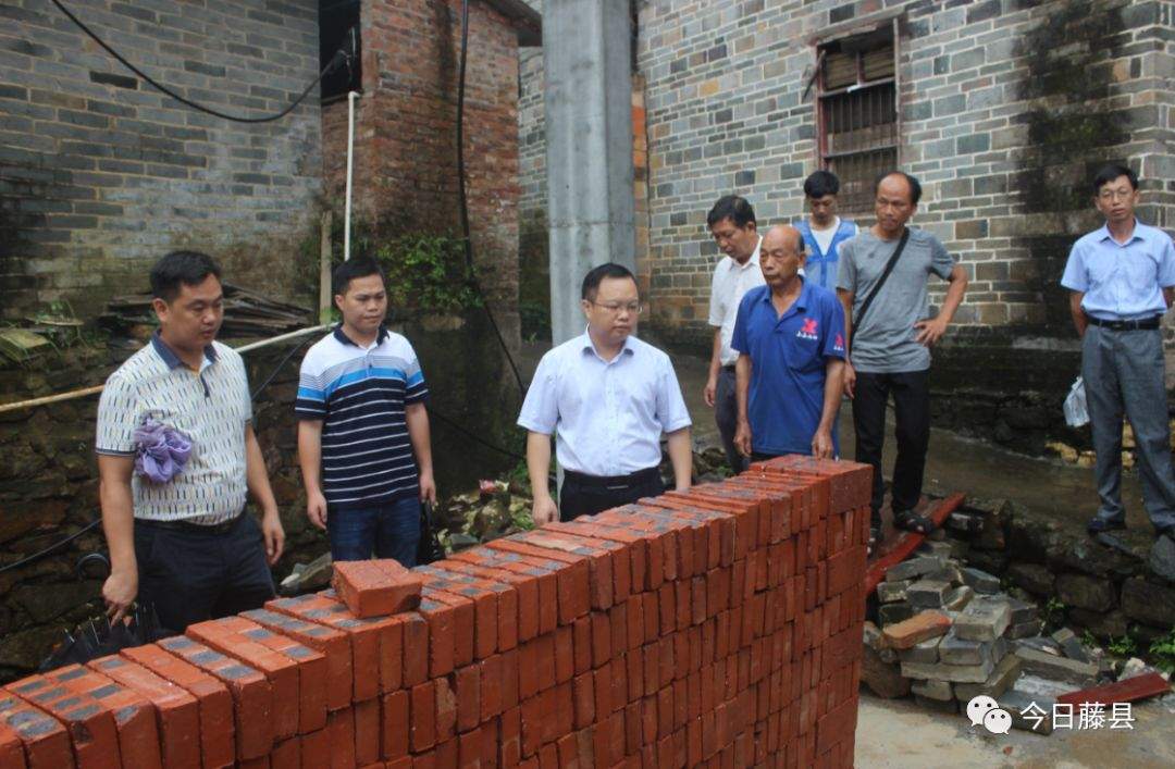 【书记在现场】同心镇党委副书记、镇长蒙文森推进项目建设  解决群众住房安全保障问题