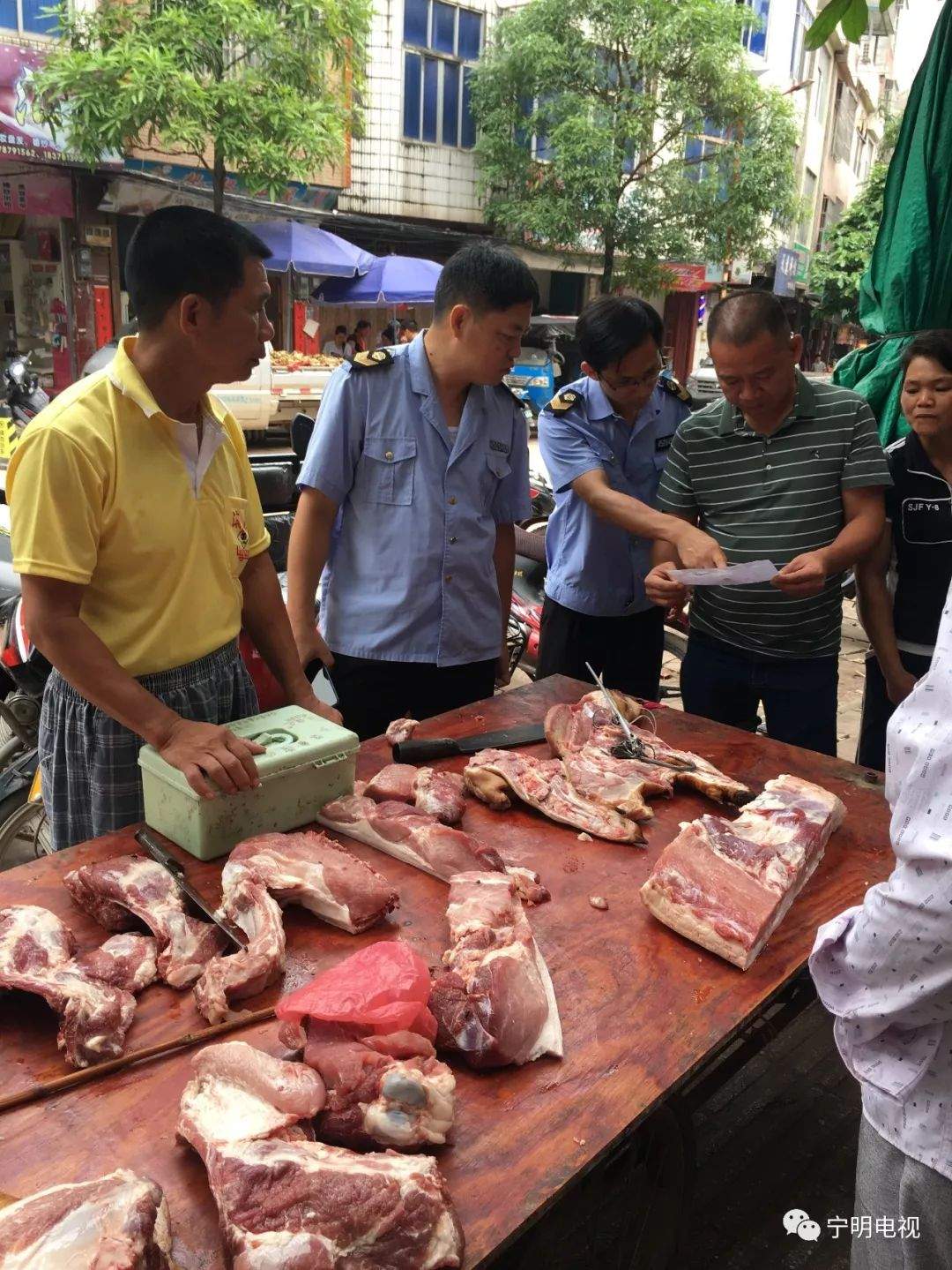 县市场监督管理局开展防控私屠滥宰、非洲猪瘟疫情专项整治行动