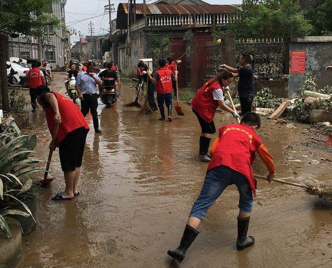 以青春之力，护我家乡 ！ 抗洪救灾，醴陵青年志愿者在行动！