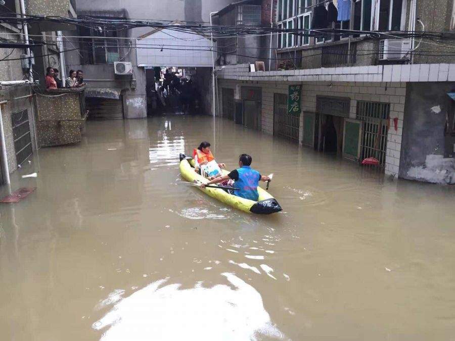 以青春之力，护我家乡 ！ 抗洪救灾，醴陵青年志愿者在行动！