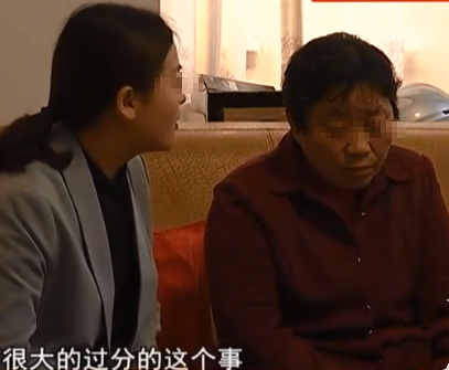 丈夫手术7小时口干，糊涂妻子倒开水喂，妻子：医生建议多喝开水