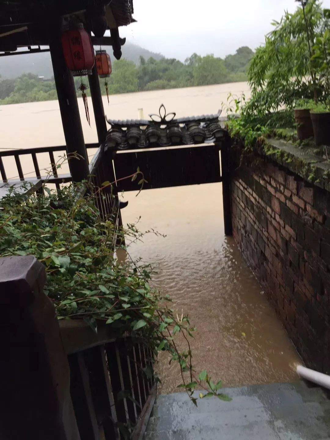 再度加码！特大暴雨袭卷桂林，多地告急！