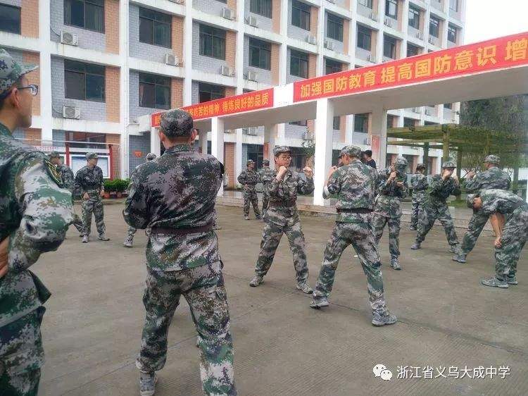 磨砺意志，铸就坚强----记浙江省第二届学生军事训练营活动