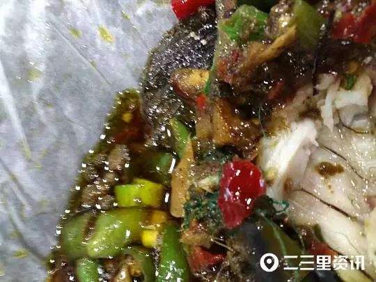 南郑一鱼店，顾客接连两份都吃出塑料异物，啥情况？