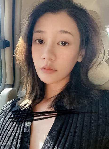 唐菀晒照谈女儿和她生活近况，一句话暗示曹云金离婚后不管女儿？