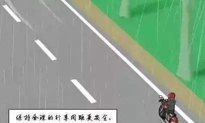 揪心！赣州一摩托车追尾铲车！致1死1伤……