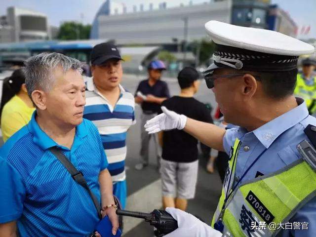 瞧！这是一张属于交警的脸！看完心疼3秒