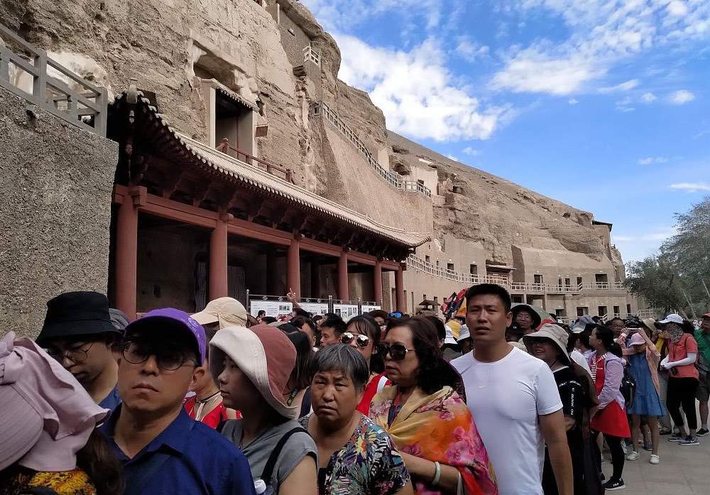 国内旅游体验最差的景区，门票还超贵，游客像牛羊催着往前走