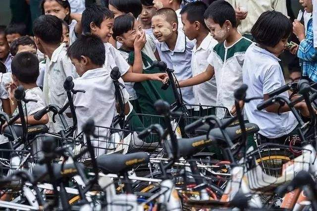 抛弃在“坟场”的共享单车，救了10万缅甸儿童|今日宜转念