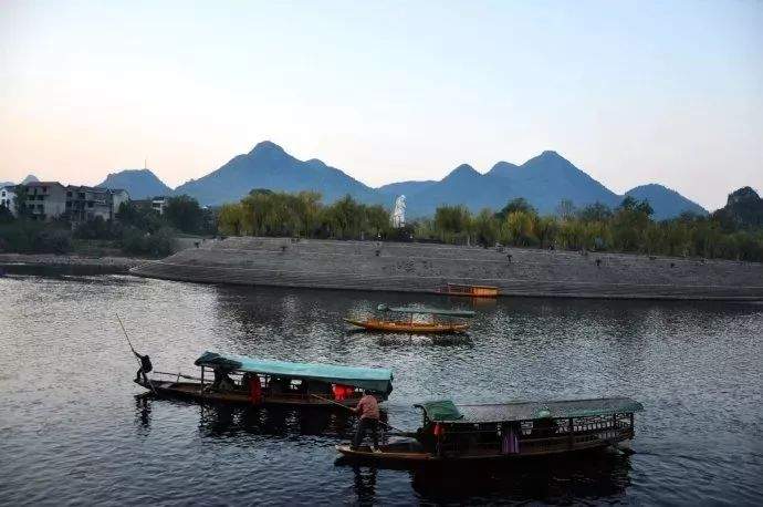 【劲抵】仅需1799还送拉杆箱！“湘遇”凤凰古城·登世界遗产梵净山·住网红悬崖酒店·尝本土特色美味