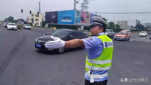 瞧！这是一张属于交警的脸！看完心疼3秒