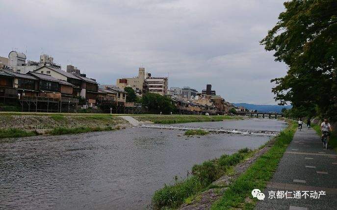 平安神宫旁豪宅店铺环绕大型空地带新建建筑售价1802万人民币