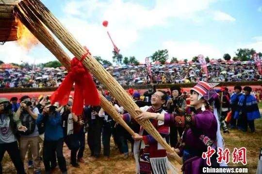 今日新闻综述丨云南贡山发生山洪泥石流已致2人死亡#怒江美丽公路建设预计年底主线建成通车……