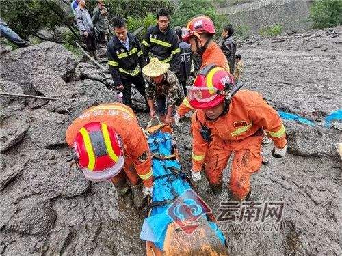 今日新闻综述丨云南贡山发生山洪泥石流已致2人死亡#怒江美丽公路建设预计年底主线建成通车……