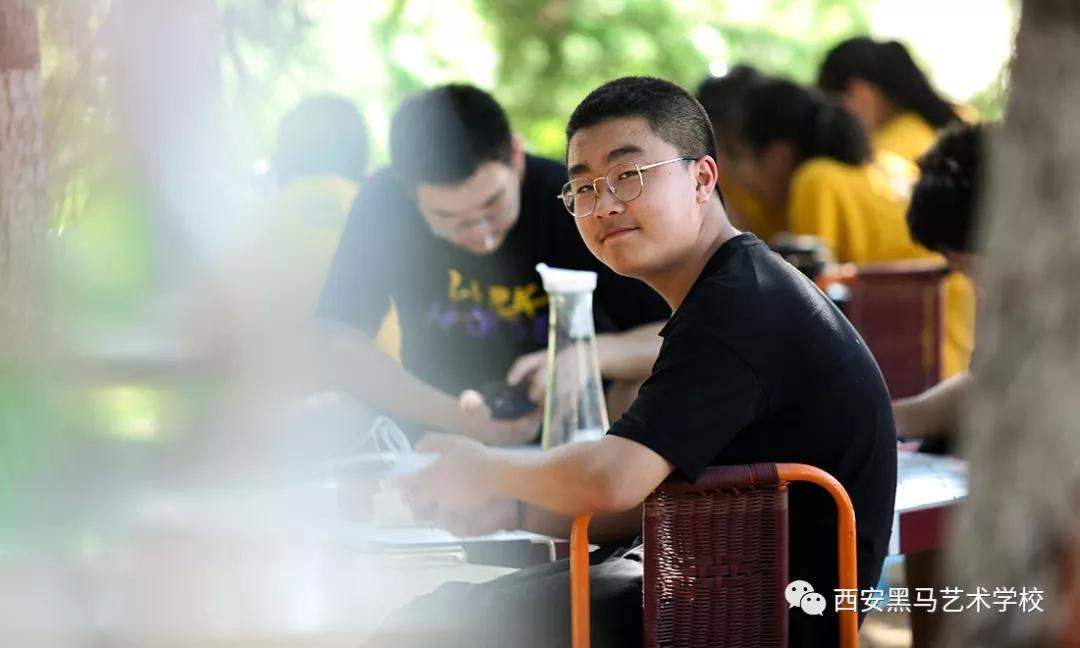 黑马2019年基础部高冠瀑布写生夏令营之旅