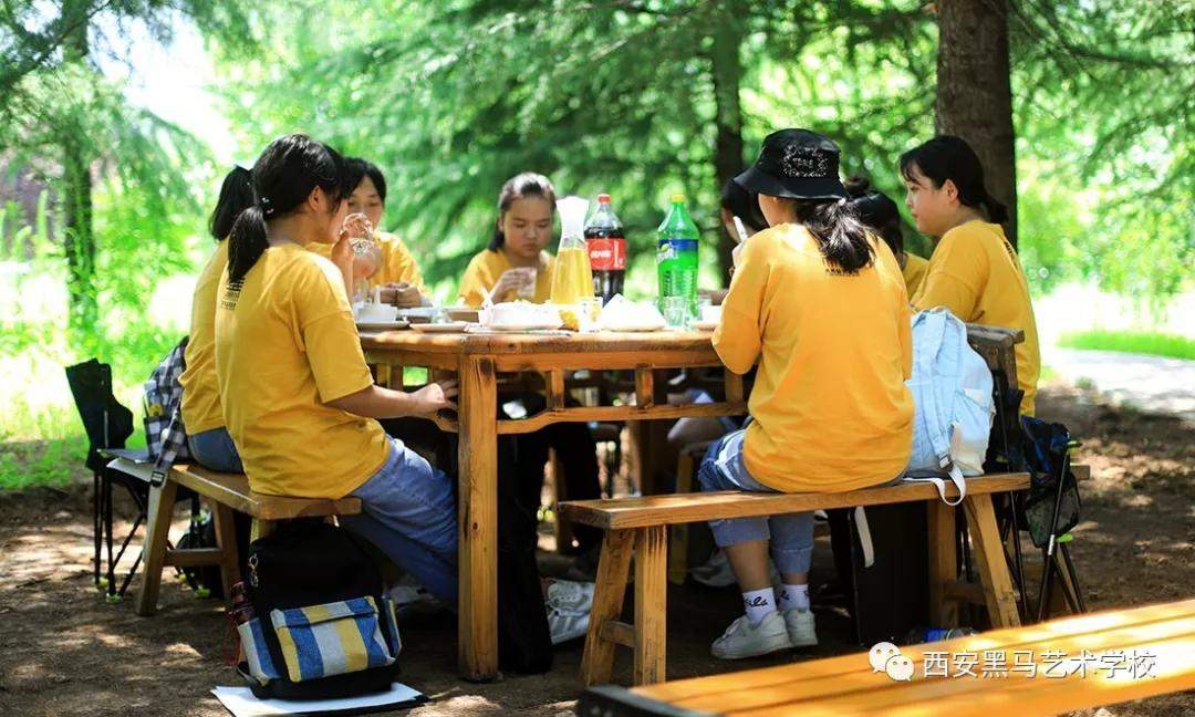 黑马2019年基础部高冠瀑布写生夏令营之旅