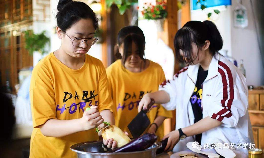 黑马2019年基础部高冠瀑布写生夏令营之旅