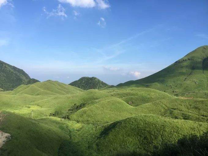 别去内蒙古了，泉州附近藏了一片“呼伦贝尔大草原”，平均只有25.1℃！