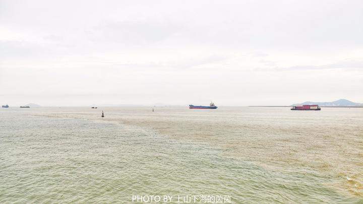 【我要上榜单】珠海澳门新玩法！坐游轮看港珠澳大桥、住海边别墅、品国宴水准美食