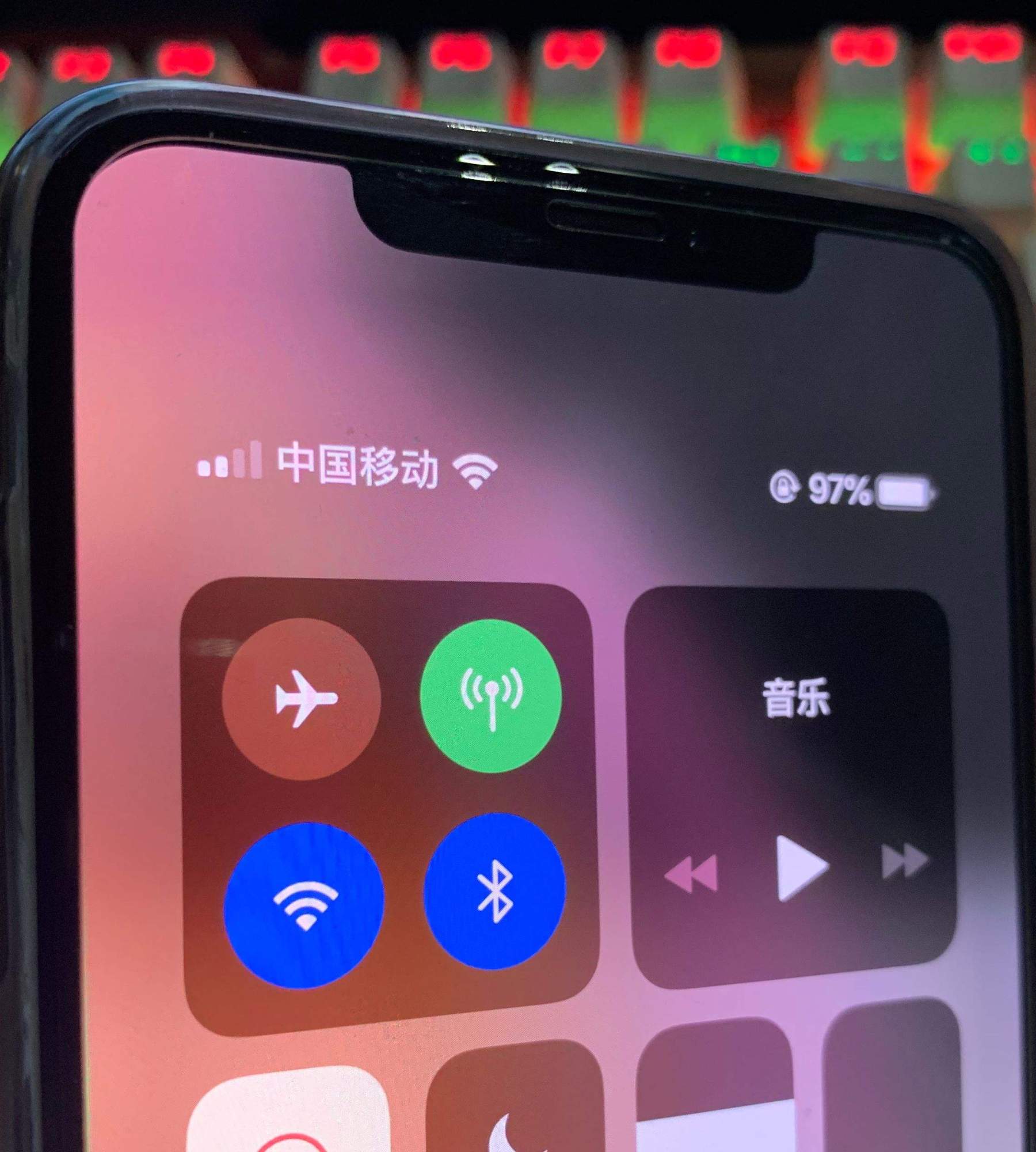 2019款iPhone保留“信号差”的特色：继续采用英特尔4G基带