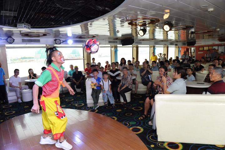 【我要上榜单】珠海澳门新玩法！坐游轮看港珠澳大桥、住海边别墅、品国宴水准美食