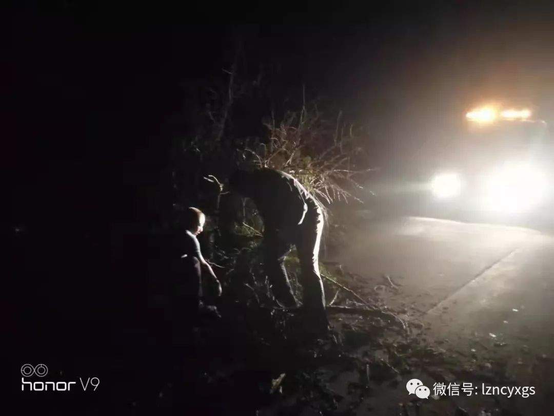 【防汛进行时】雨夜一线身影