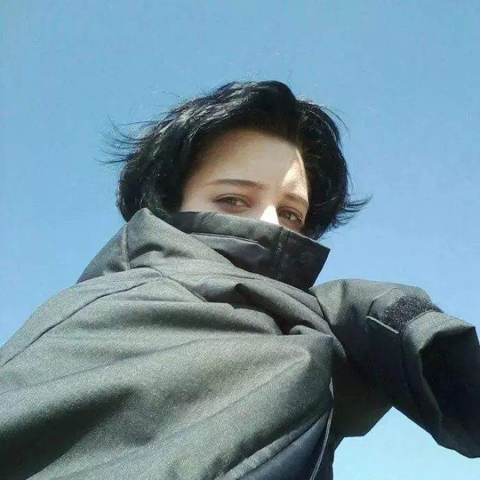 不同身高的女生，适合染什么颜色的头发？