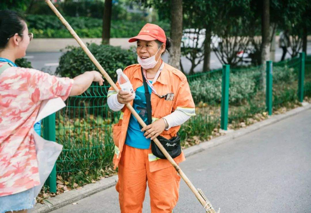 全城接力！无人冰柜引燃武汉三镇，比天气更热的是人心！