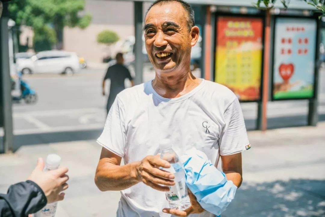 全城接力！无人冰柜引燃武汉三镇，比天气更热的是人心！