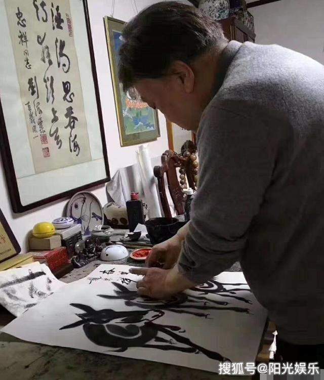 不满画作被卖！赵忠祥正式警告倒卖字画者：我一律不给做了