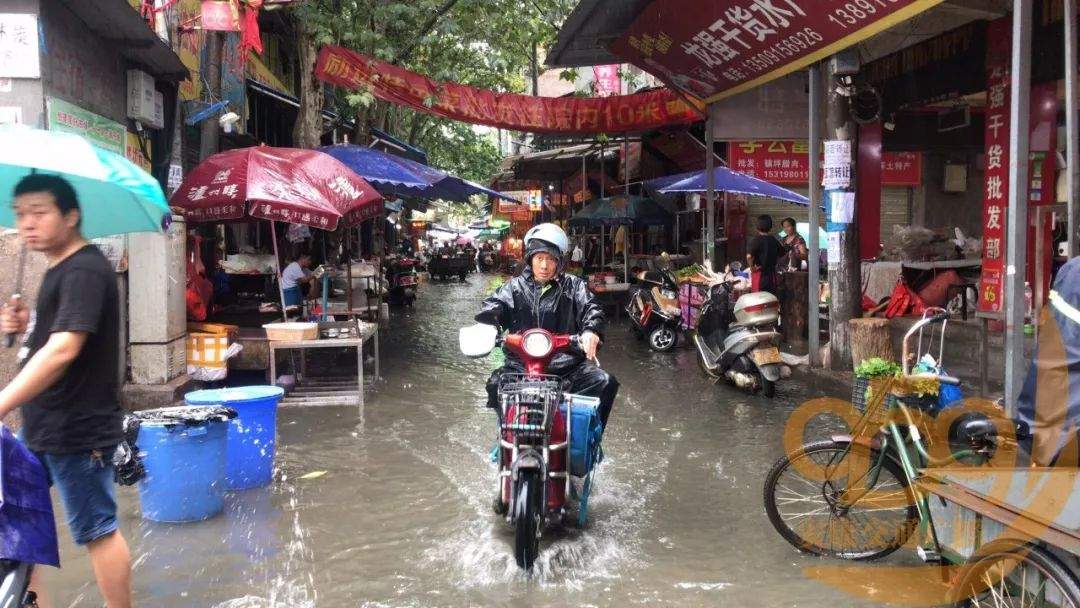 暴雨突袭！安康多处内涝，3列火车停运返回！