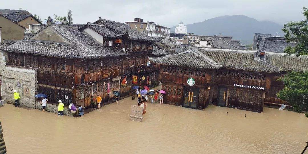 黑龙江省多地发布暴雨预警！部分列车停运