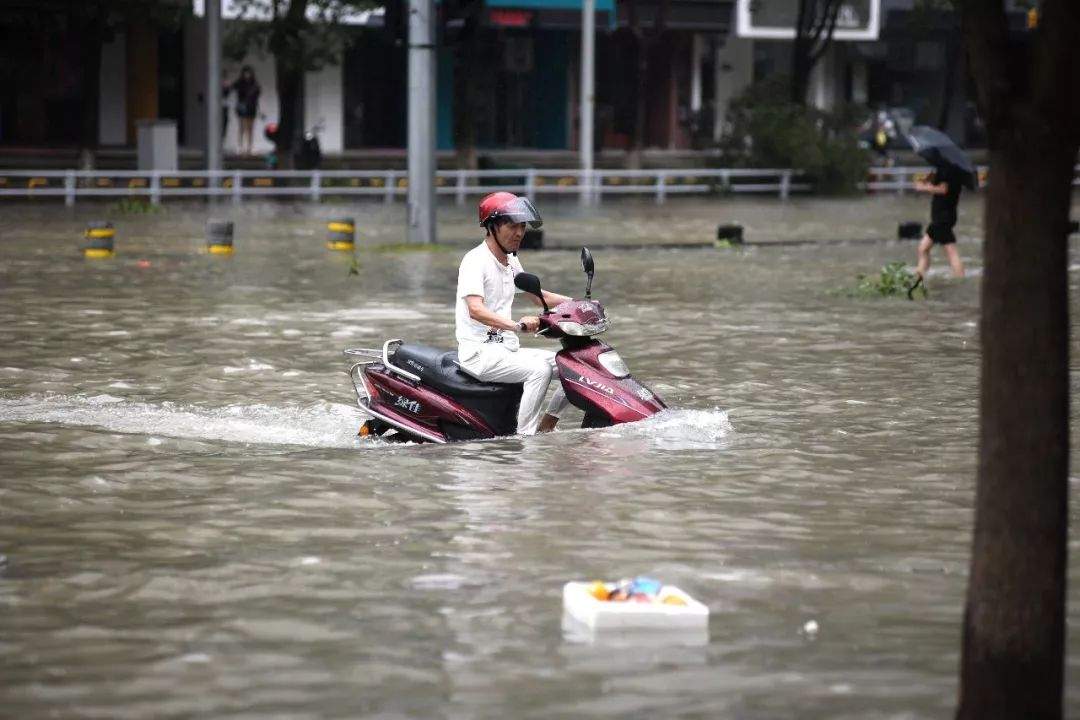 黑龙江省多地发布暴雨预警！部分列车停运