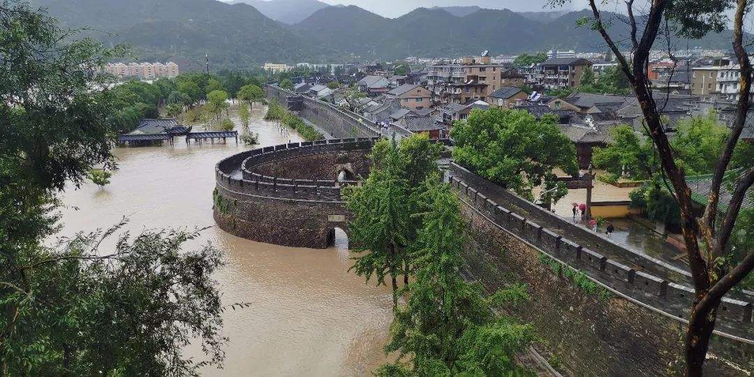 黑龙江省多地发布暴雨预警！部分列车停运