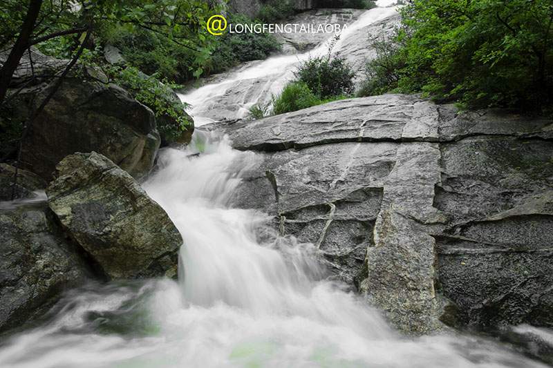 台风过后。山溪水