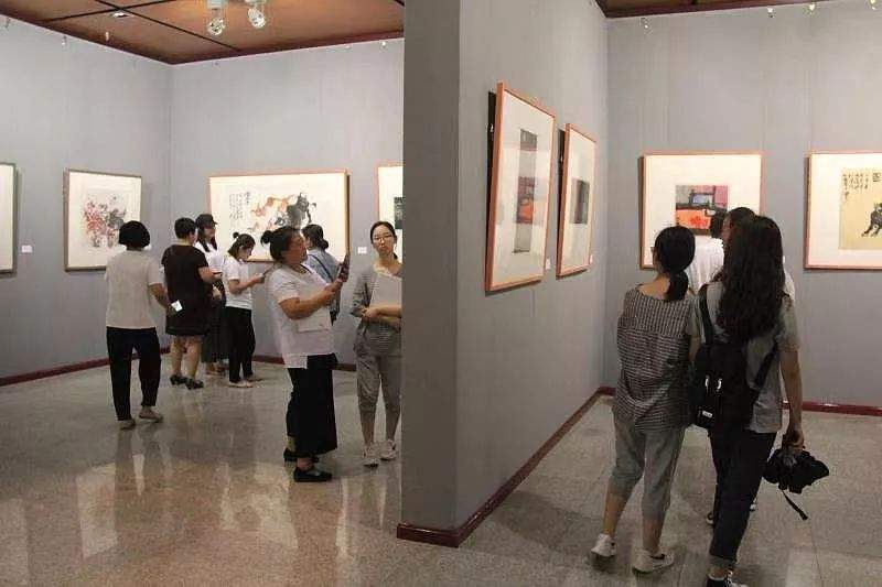 【艺动态】秦胜水画牛作品全国巡展亮相丰南文化馆