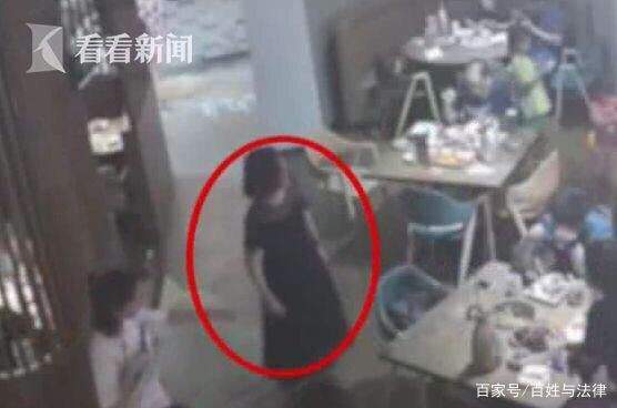 3岁女童餐厅被开水烫伤，家长索赔餐厅，网友怒怼：看家长在干嘛