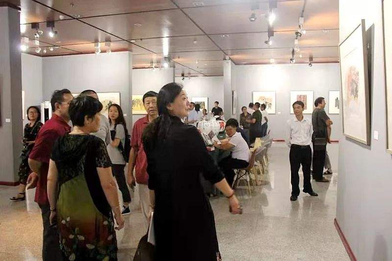 【艺动态】秦胜水画牛作品全国巡展亮相丰南文化馆