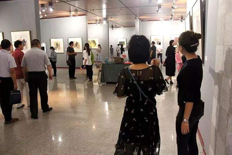 【艺动态】秦胜水画牛作品全国巡展亮相丰南文化馆