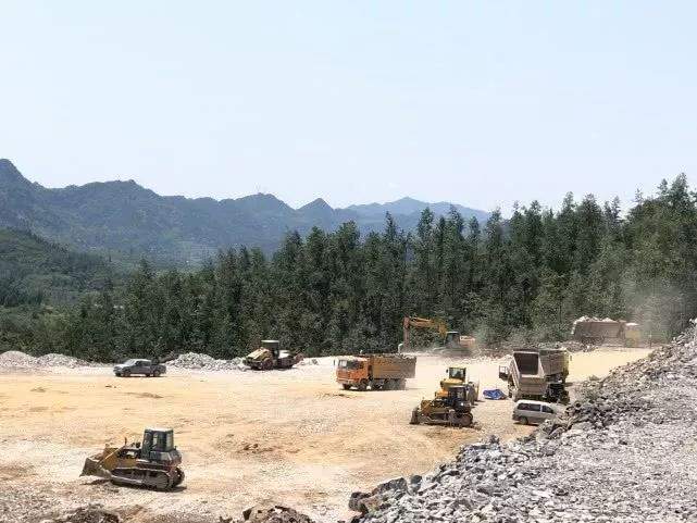 湘西机场及道路项目建设指挥部召开第二次会，确定这些事