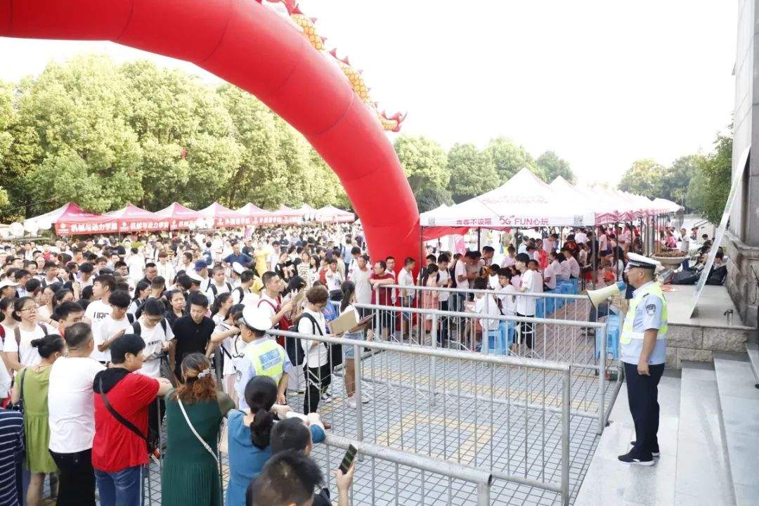 欢迎你，新三大人！直击2019三峡大学迎新现场