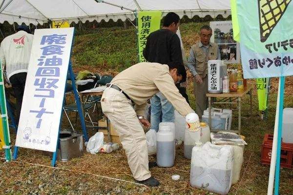 媒体曝光，日本饭店的废油竟然拿去做这个...