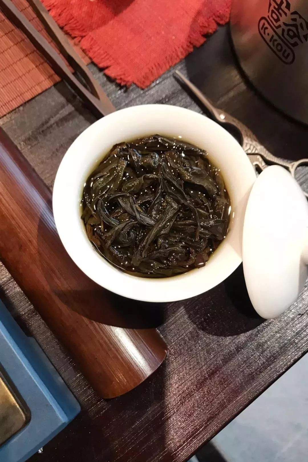 岩茶有蛤蟆背就代表品质好吗？这可不一定！