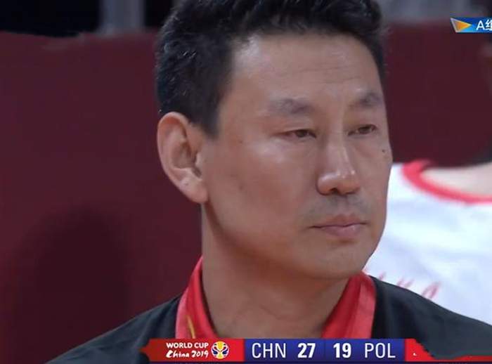 央视名嘴批评周琦不要一味追求NBA！球迷：李楠应付主要责任