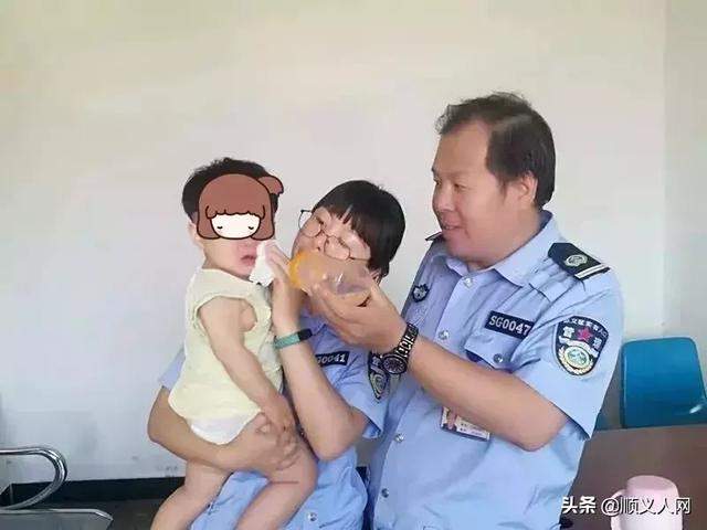 炎炎烈日，顺义一女婴被弃在警务室外？